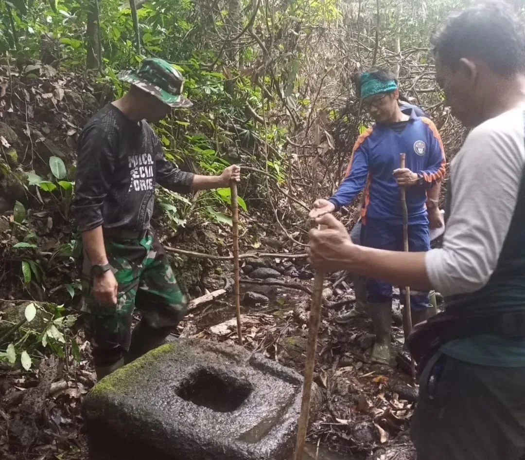 4 Benda Cagar Budaya Ditemukan Di Kawasan TNUK Pandeglang BantenNews