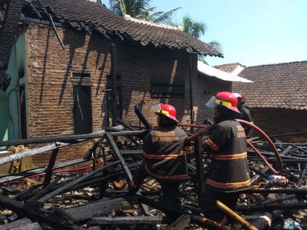 Enam Rumah Warga Di Pandeglang Hangus Terbakar Id Berita Banten Hari Ini 0969