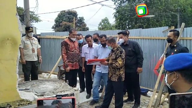 Pemerintah Kota Serang menargetkan akhir Desember 2021 pembangunan revitalisasi Taman Sari menjadi salah satu Ruang Terbuka Hijau (RTH) di Kota Serang selesai.