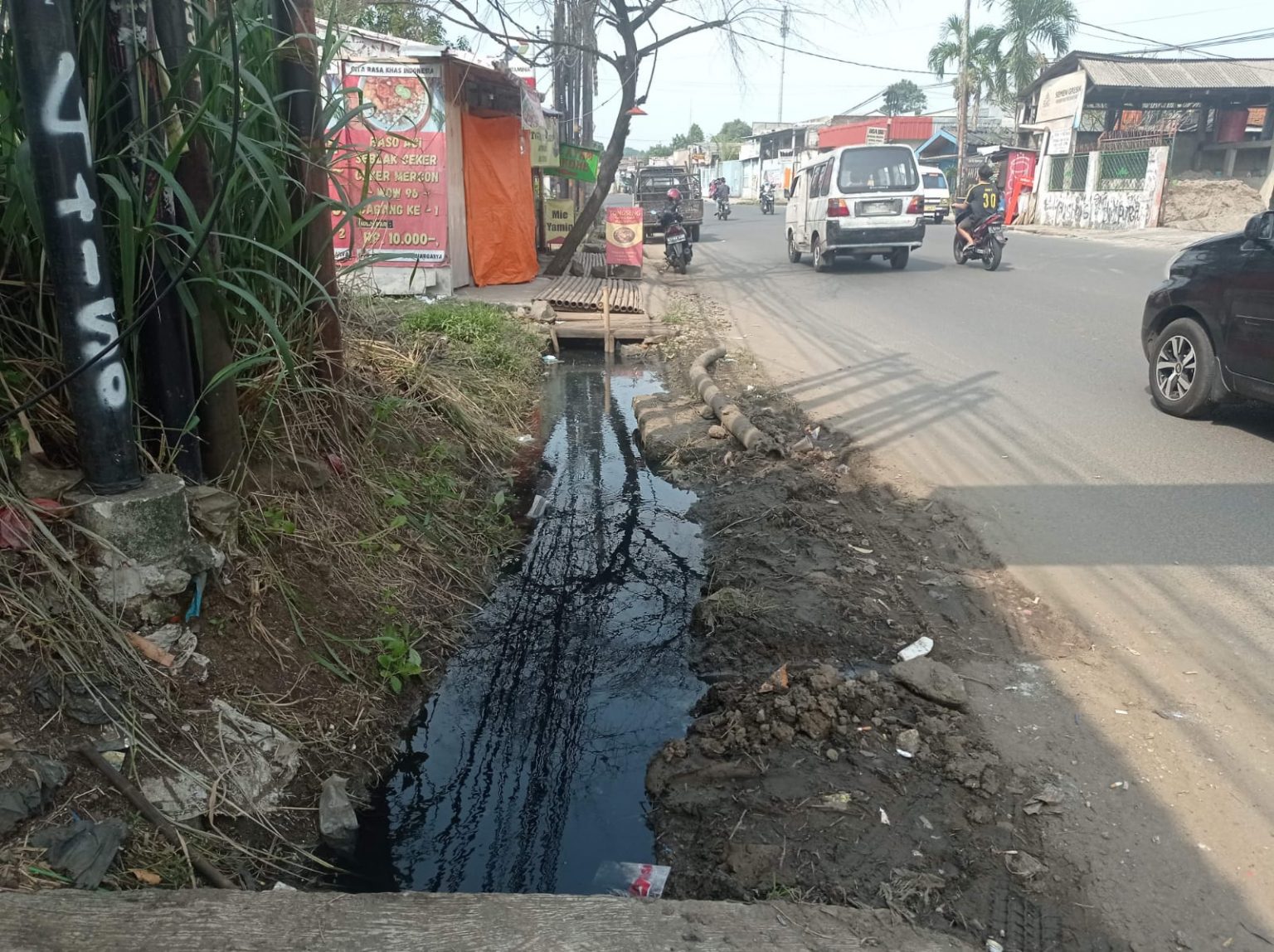 Langganan Banjir Begini Penampakan Drainase Di Jalan Aria Putra