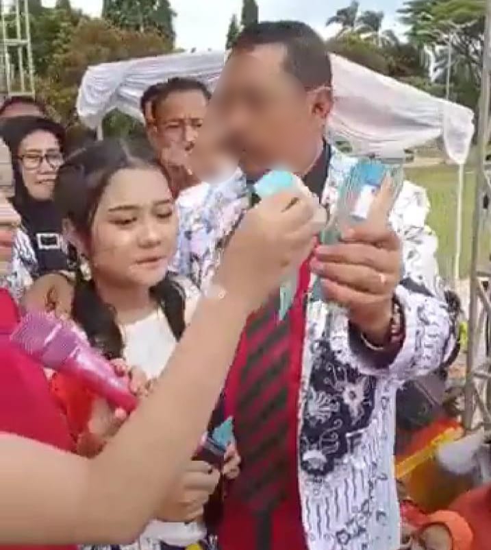 Video Diduga Guru Asik Nyawer Biduan Viral Di Medsos Ketua Pgri