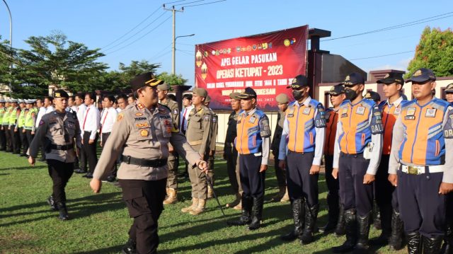 Kepala Kepolisian Resor (Kapolres) Serang AKBP Yudha Satria memimpin apel gelar Pasukan Operasi Ketupat Maung 2023.