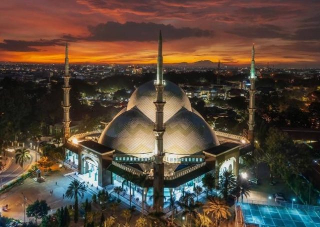 Ini Berbagai Keunikan Masjid Raya Al Azhom Kota Tangerang Id Berita Banten Hari Ini 