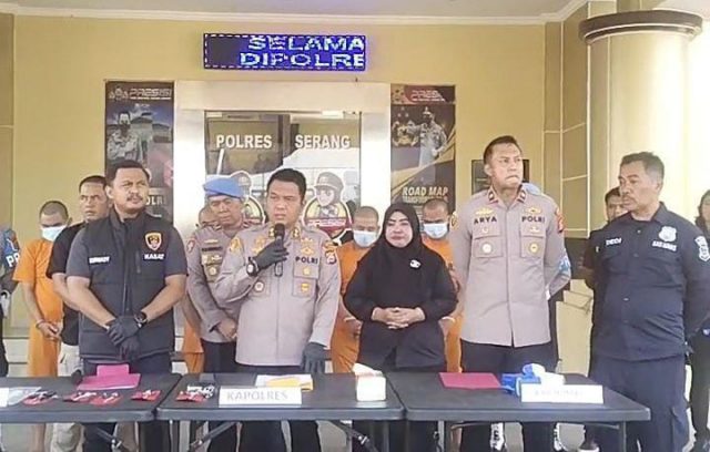 Satreskrim Polres Serang menangkap enam pelaku pencurian sepeda motor yang beraksi di Kecamatan Cikande dan Kibin, Kabupaten Serang, Banten.